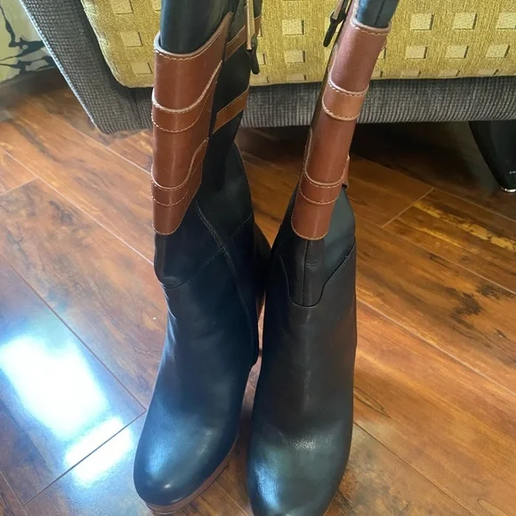 Cole Haan black & Brown boots - Picture 2 of 8